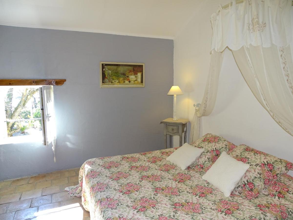 Bastide Des Princes B&B Caderousse Exterior foto