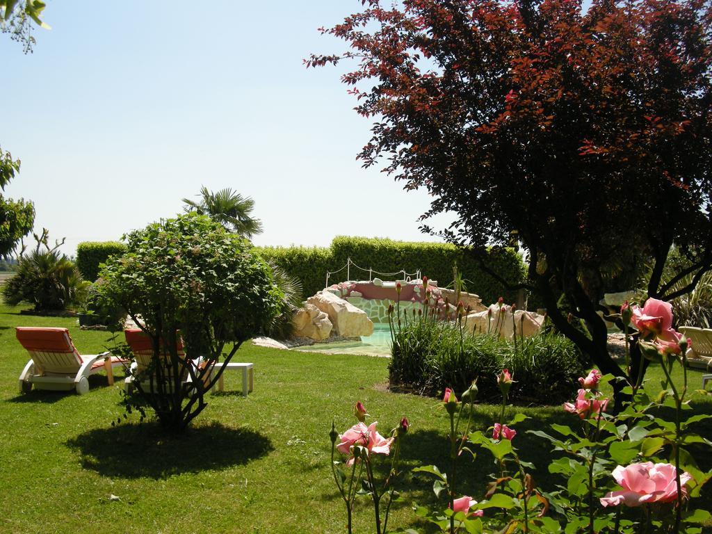 Bastide Des Princes B&B Caderousse Exterior foto