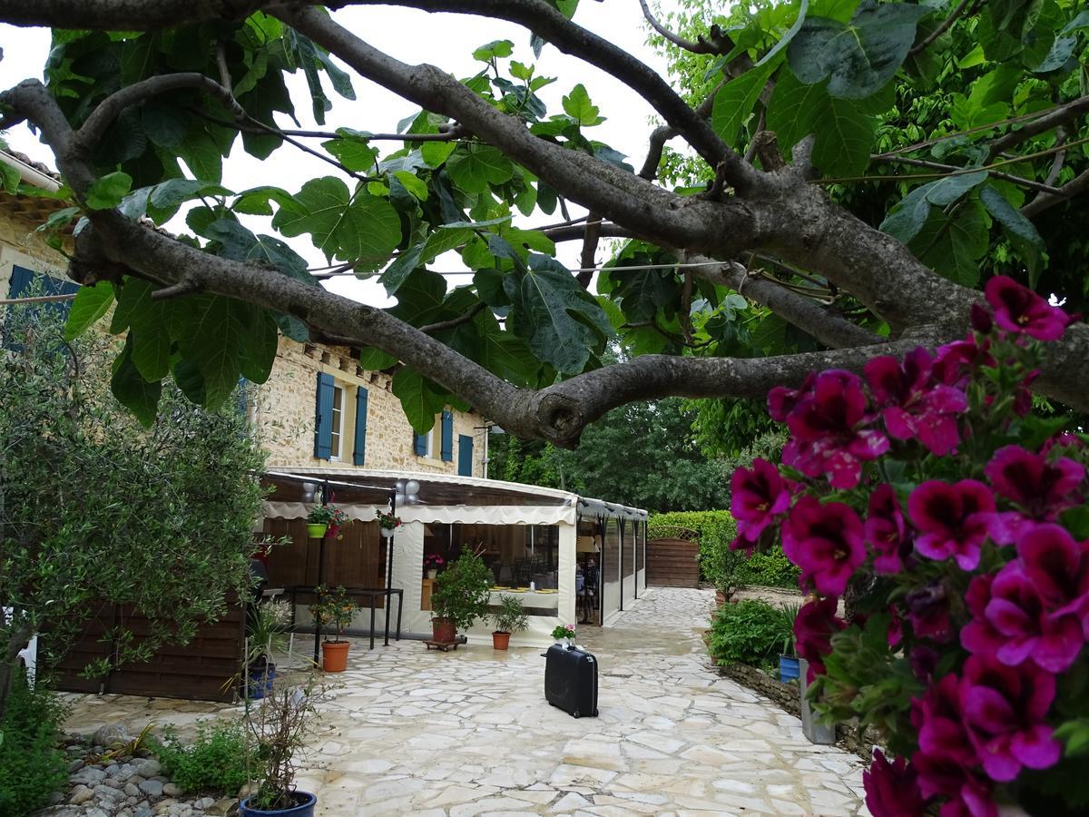 Bastide Des Princes B&B Caderousse Exterior foto